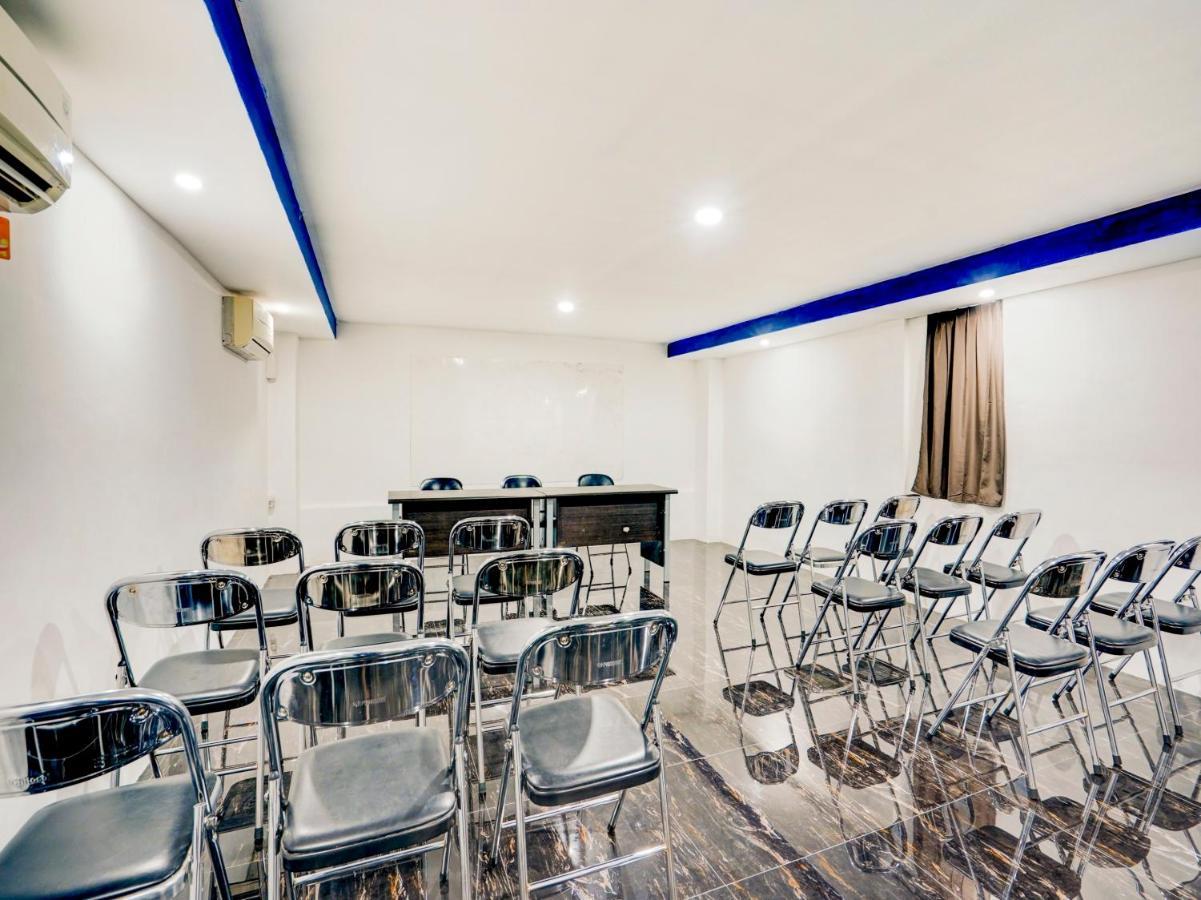 Lg Hotel Jember Exterior photo
